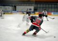 Eishockey Erfolgsserie Titelverteidigung hält an – Cam4Dent Sharks Gmunden siegen auch gegen Maribor/Slowenien klar mit 6:1