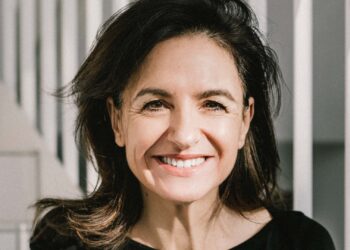 Über das Leben im Moment: Danièle Hollick lädt zur philosophischen Matinée über Zeit und die menschliche Gegenwart 