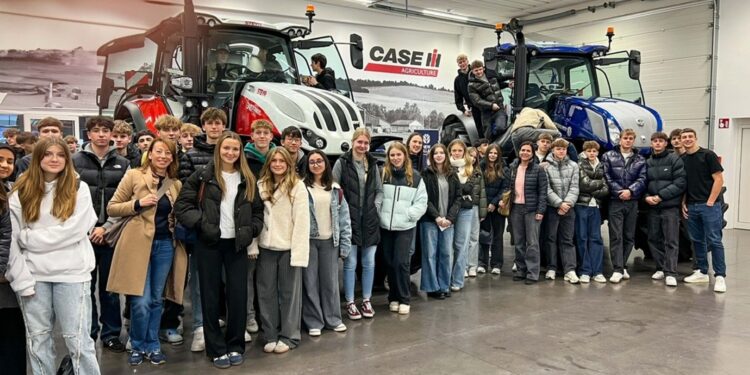 HAK Bad Ischl zu Gast bei den Steyr-Traktorenwerken