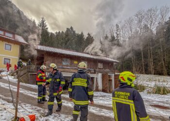 St. Lorenz: Rascher Einsatz von sechs Feuerwehren verhindert Großbrand