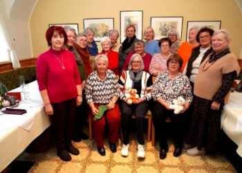 40 Jahre Kunstwerke aus Garn und Wolle – Häkelrunde Gschwandt