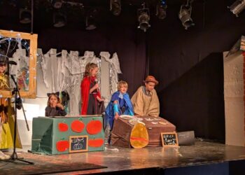 Theaterluft im OKH schnuppern: Kinder spielten „Das Kleine Gespenst – Spuk auf Burg Wartenburg“