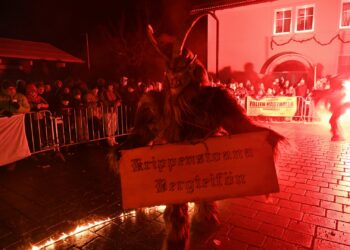 8. Krampus-Spektakel der Krippenstoana Bergteifön: Finstere Gesellen zu Gast in Obertraun!