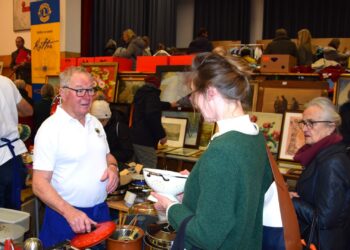 Lions Flohmarkt am 8. Dezember im Pfarrheim