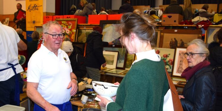 Lions Flohmarkt am 8. Dezember im Pfarrheim