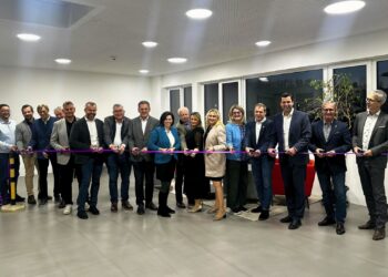 Technologiezentrum Gmunden – Punktgenau zum 25-jährigen Jubiläum des Gmundner Technologiezentrums wird der Erweiterungsbau offiziell eröffnet