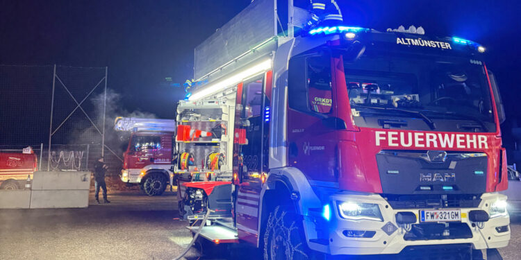 Brand in Autowerkstätte in Altmünster