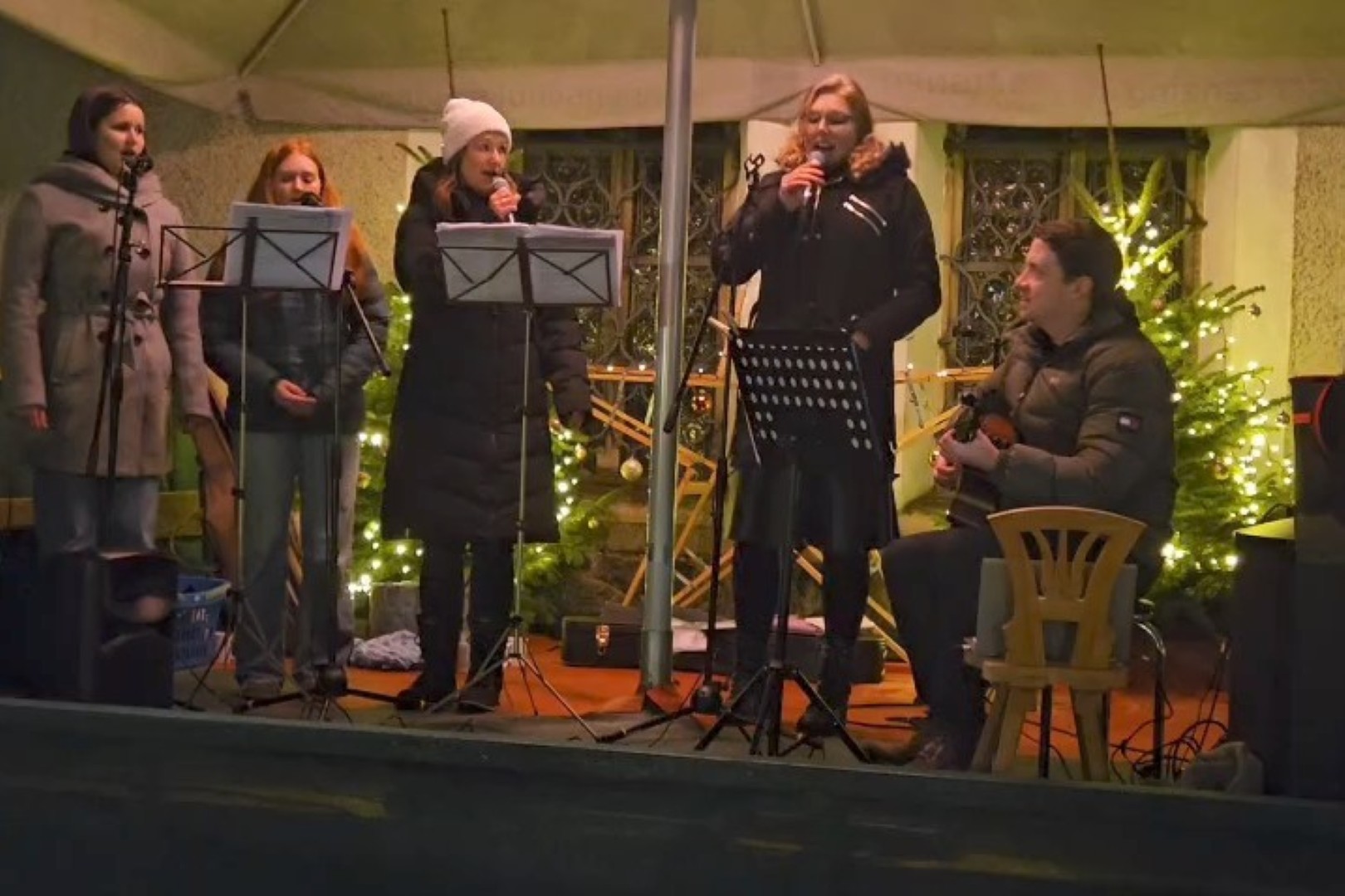 Das-Inbrunst-Quintett-am-Nusserlmarkt-19-12-