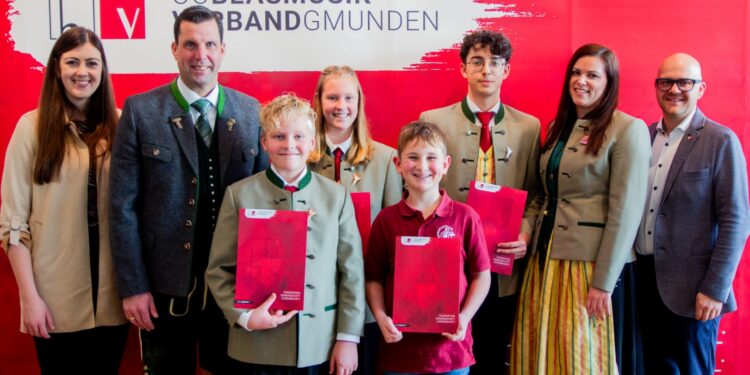 Vier Leistungsabzeichen für Nachwuchstalente der Werkskapelle Laufen