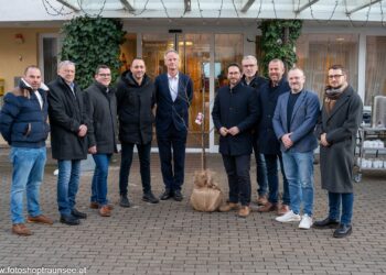 Schlüsselübergabe im Altenwohnheim Altmünster: Übergabe an Sozialhilfeverband Gmunden offiziell vollzogen