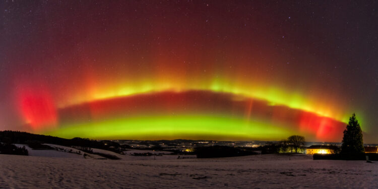 Helle Polarlichter  über dem Salzkammergut