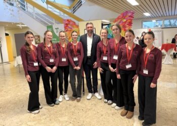 BAfEP Vöcklabruck setzt starkes Zeichen für Elementarbildung