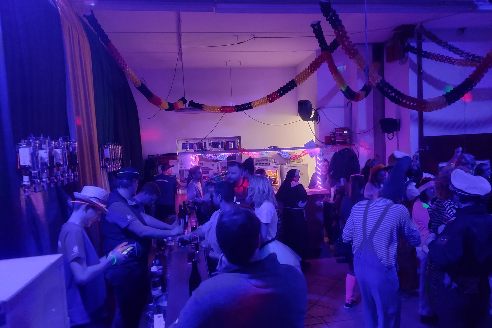 Neuauflage-des-legend-ren-Jainznerball