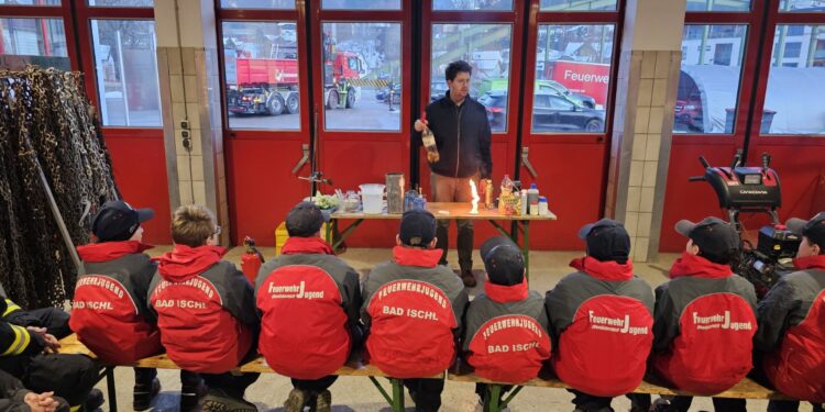 Spannende Jugendübung für die Kids der Hauptfeuerwache Bad Ischl