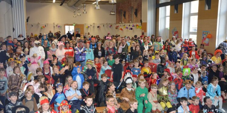 Lustiger Kinderfasching in Laakirchen
