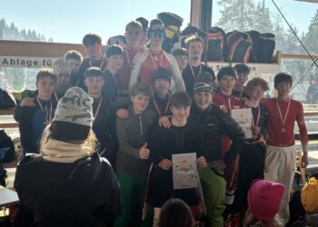 Großartiger Erfolg im Skifahren: HAK Bad Ischl holt Landesmeistertitel
