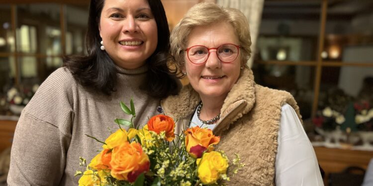 Stabwechsel am Traunsee: Christina Wiatschka übernimmt die Präsidentschaft des Soroptimist International Club Traunsee