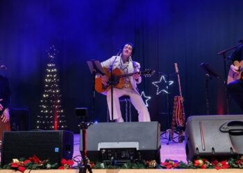 Stimmgewaltiger Advent mit J.J. King „ELVIS – Merry Christmas Baby“