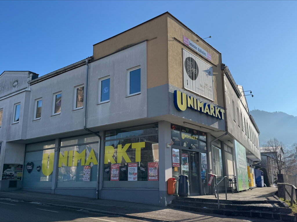 Gmundner-Unimarkt-schlie-t-Stadtgemeinde-berlegt-zuk-nftige-Nutzung-des-sanierungsbed-rftigen-Geb-udes