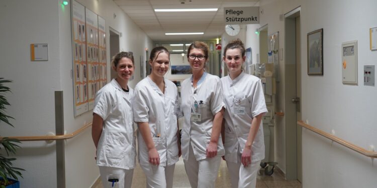 HLPS-SchülerInnen sammelten erste Erfahrungen: Erstes Praktikum im Salzkammergut Klinikum Bad Ischl begeistert jungen Pflege-Nachwuchs