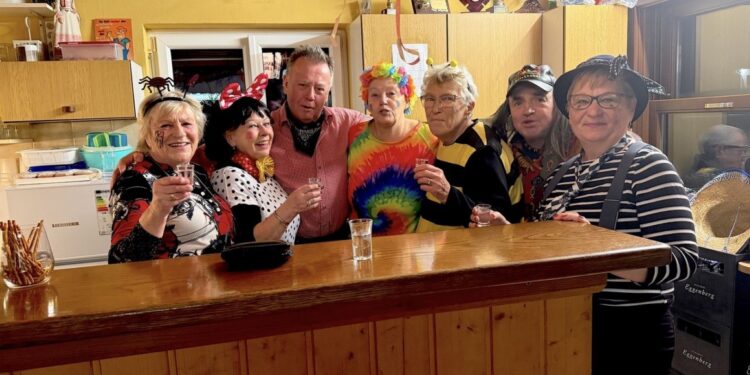 PV Gschwandt – Wir feiern, dass die Halle bebt (sie steht aber noch)!