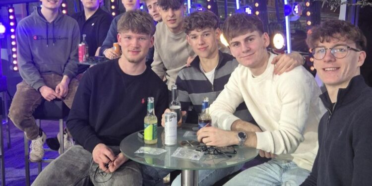 HAK & PS Bad Ischl: Besuch der Sportuni Salzburg und Live‑Show „Sport & Talk“ im Hangar‑7