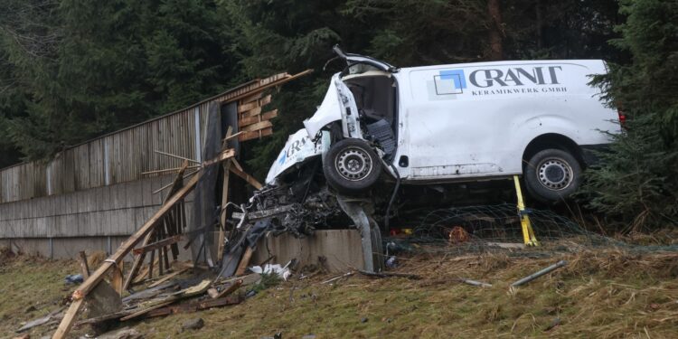 Tödlicher Unfall auf Westautobahn bei Laakirchen
