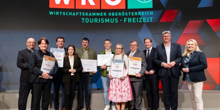 Unternehmerjubiläen des OÖ. Tourismus aus dem Bezirk Gmunden ausgezeichnet