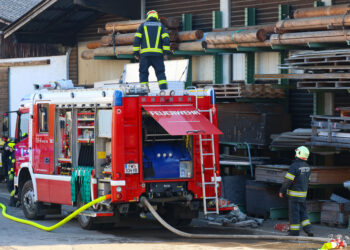 Sechs Feuerwehren bei Silobrand in Schwanenstadt