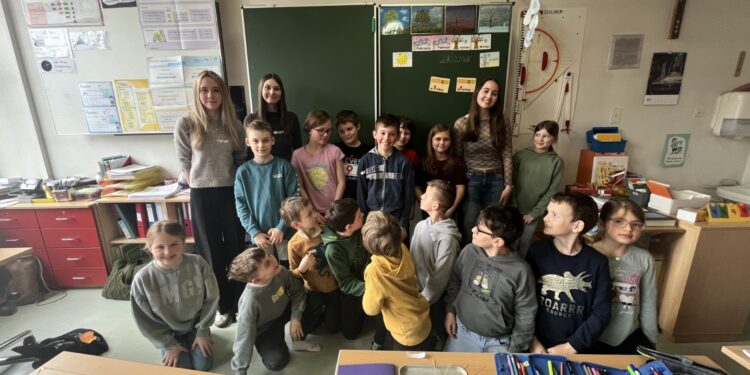 BeSafe – Konflikte verstehen und lösen lernen: Schülerinnen bringen Volksschulkindern gewaltfreie Kommunikation näher