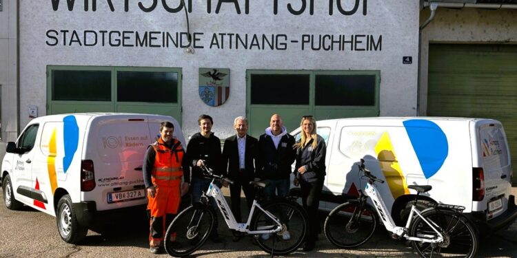 Neue E-Fahrzeuge und E-Bikes für nachhaltige Gemeinde