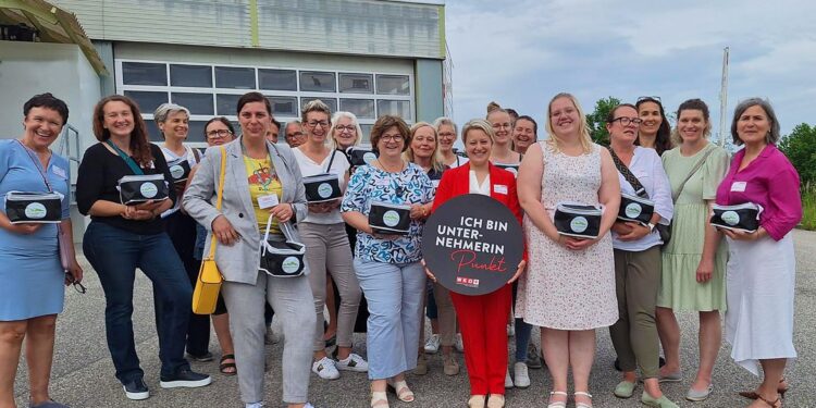 Netzwerk, Austausch, starke Stimme – „Frau in der Wirtschaft“ seit 30 Jahren