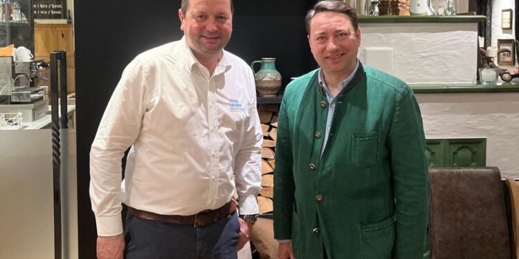 FP-Haimbuchner und Kroismayr: „Die Bauern können 2027 den Wandel wählen“