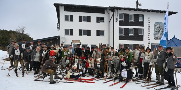 Nostalgie-Rennen am Feuerkogel: Skispaß, Tradition und Erlebnis für Jung und Alt