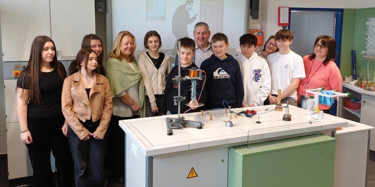 Neuer Physiksaal in der MS Laakirchen