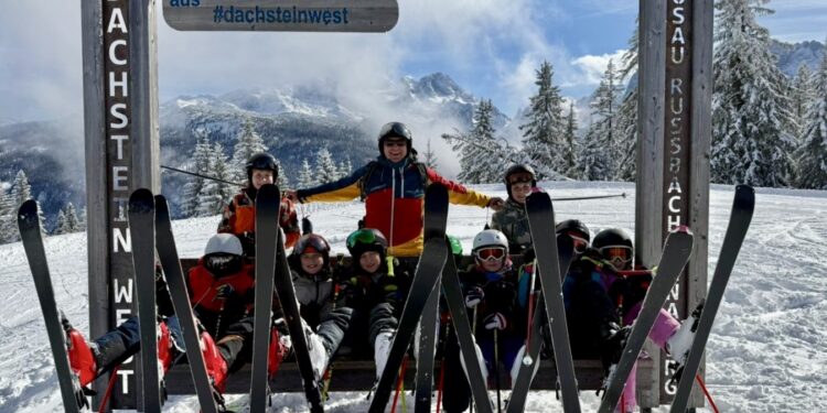 AV Skikurs 2026: Vier Tage Pistenspaß für 100 Kids