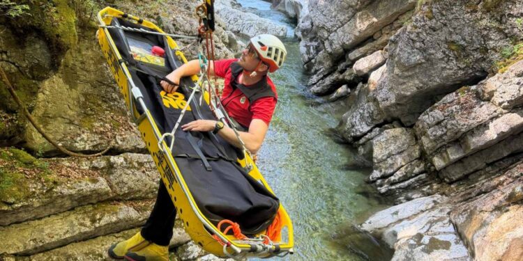 Gemeinsame Übung Bergrettung und ÖWR – Canyoning-Einsatzgruppe
