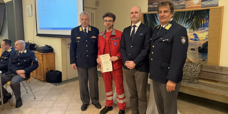 Ehrungen für Mitglieder der Wasserrettung Ebensee bei der Jahreshauptversammlung des Landesverbandes