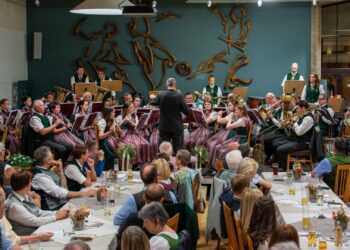 Mit Ehrungen für langjährige Musiker: Frühlingskonzert der Obertrauner Ortsmusik!