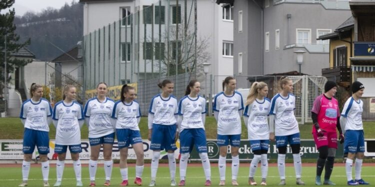 Gmundens Fußballerinnen holten sich den 7. Auswärtssieg!