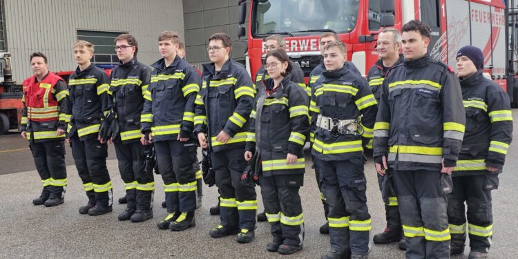 Feuerwehr-Nachwuchs schließt Grundausbildung erfolgreich ab