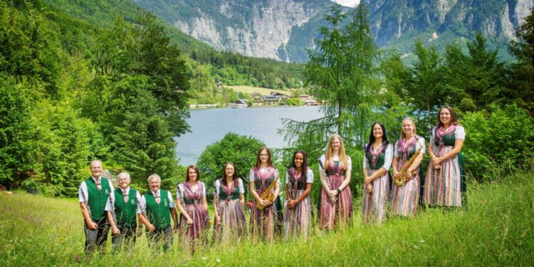 Musikalischer Frühlingsempfang in der Dachsteingemeinde: Frühlingskonzert 2026 der Ortsmusikkapelle Obertraun!