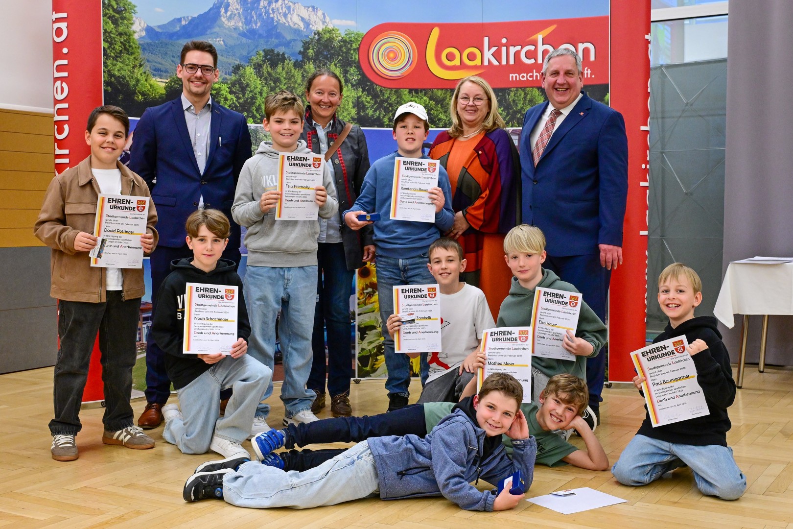 Erfolgreiche-Laakirchner-Sportler-geehrt