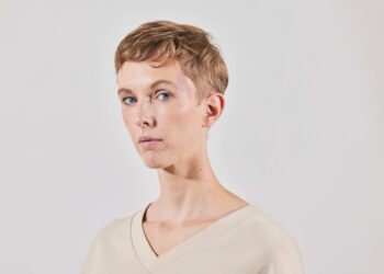 Sonja Pikart im OKH: Kabarett über die Authentizitätskrise