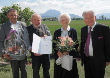 Seniorenbund Landesobmann LH a.D. Dr. Josef Pühringer gratulierte Paula Attwenger zum 100. Geburtstag