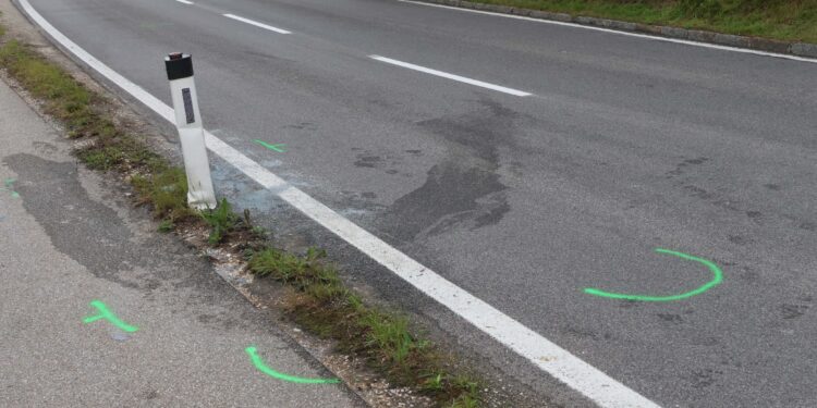 20-jähriger Motorradlenker stirbt bei Unfall in Timelkam