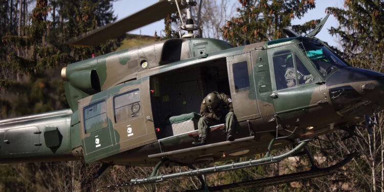 Sicherheitslandung am Schönberg – Bundesheer-Hubschrauber nach Defekt außer Betrieb