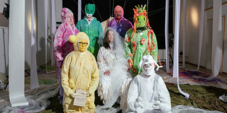 Premiere: FIEBER – Multimedia Performance