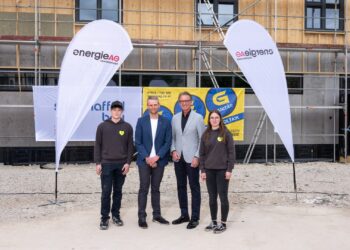 Energie AG: Gleichenfeier für „Lehrlings PowerBase“ in Gmunden