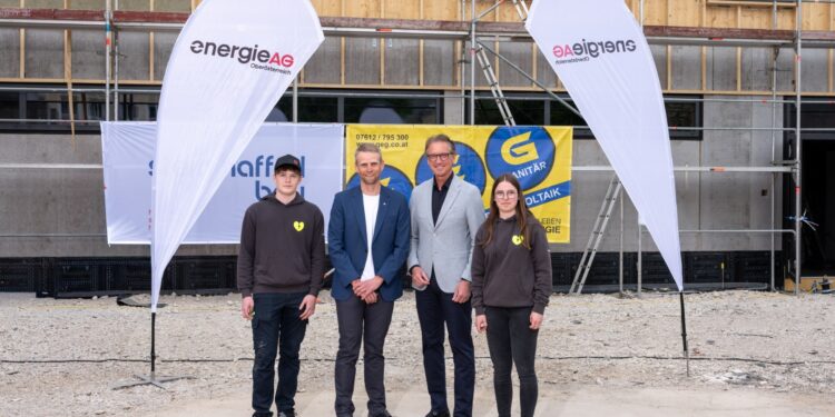 Energie AG: Gleichenfeier für „Lehrlings PowerBase“ in Gmunden